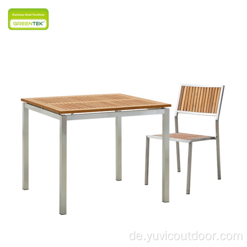 Ein Tisch vier Stühle Gartenmöbel